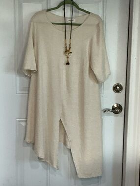 Asymmetrical linen tunic made for me by ANYSIZE. Very classy and it is a XL